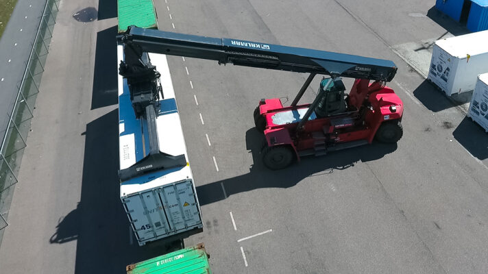 container handlers of feyter forklift services @ dr depots rotterdam