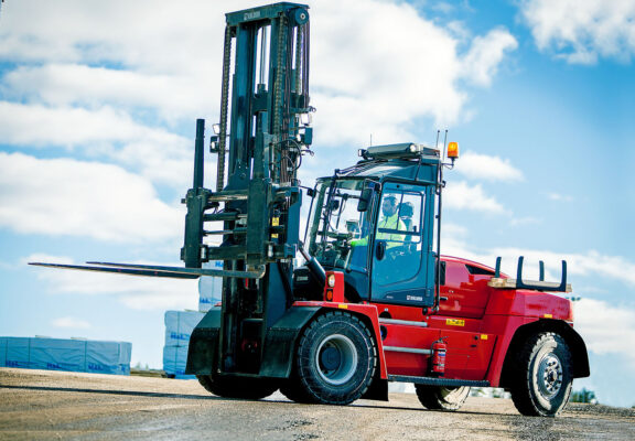 Kalmar Grote Heftruck Hefcapaciteit 18 Ton Type Dcg180 Diesel 8