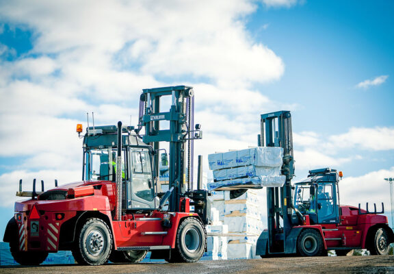 Kalmar Grote Heftruck Hefcapaciteit 18 Ton Type Dcg180 Diesel 6