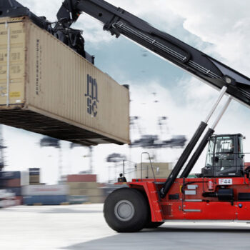 Banner Container Handling In De Havens 1100x541