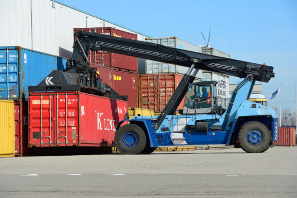 Kloosterboer Vlissingen Kalmar Reachstacker 2