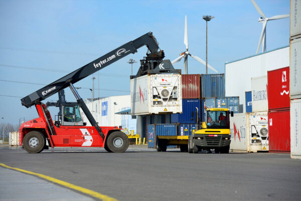 Kloosterboer Vlissingen Kalmar Reachstacker En Terberg Trekkers2