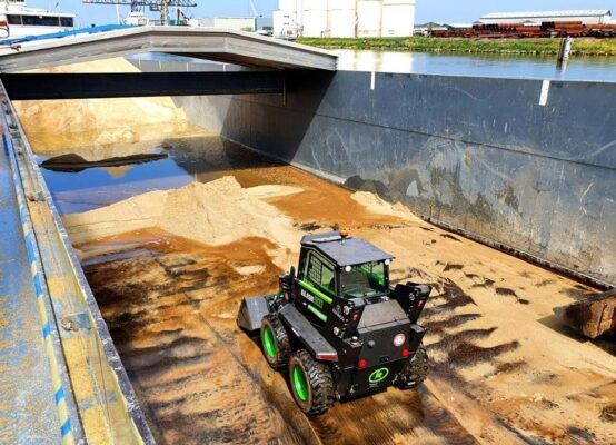 Kovaco Elise 900 Elektrische Schranklader binnenvaart schip