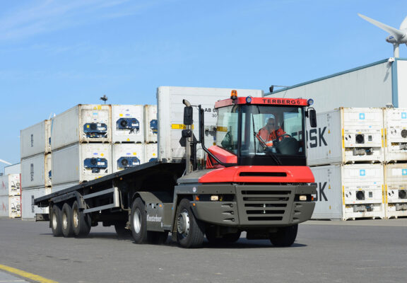 Terberg RT Tractor With Rolltrailer