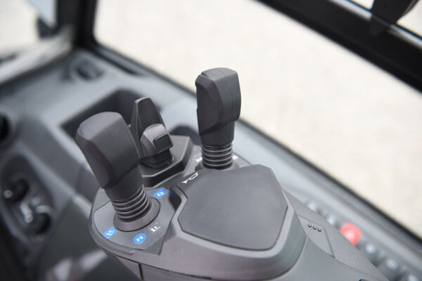 Joystick bediening Mitsubishi EDiA-XL heftruck