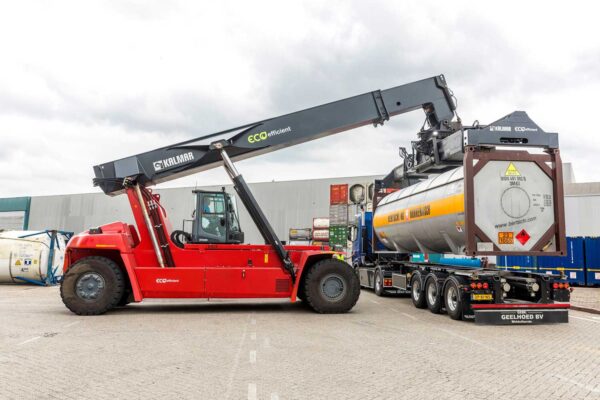 Kalmar DRG ECO reachstacker handling liquid bulk containers