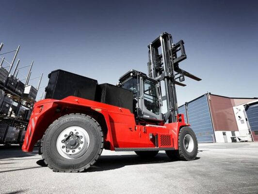 Kalmar Medium Electric Forklift 07