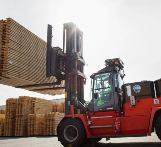 Kalmar Medium Electric Forklift 08