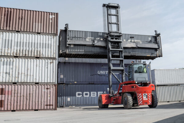 Kalmar Empty Container Handler 04