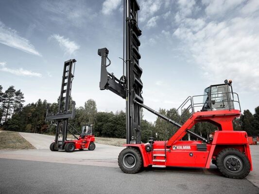 Kalmar Empty Container Handler 10