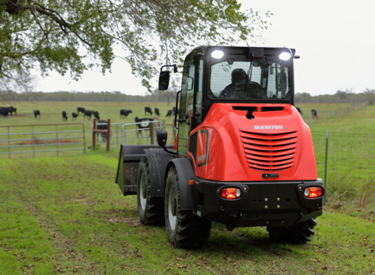 Manitou MLA Kniklader op de boerderij 3