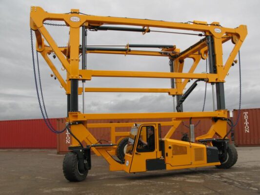 Combilift Straddle Carrier Feyter Forklift Services4