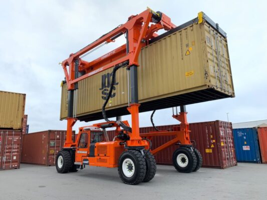 Combilift Straddle Carrier Feyter Forklift Services8
