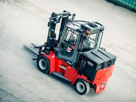 Kalmar Ecg50 90 Electric Forklift At Work2