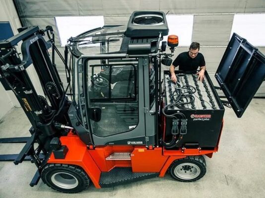 Kalmar Ecg50 90 Electric Forklift At Work3