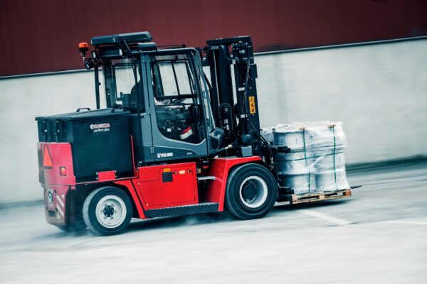 Kalmar Ecg50 90 Electric Forklift At Work4