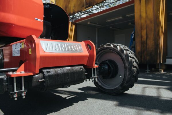 Manitou ATJ Knikhoogwerker 1