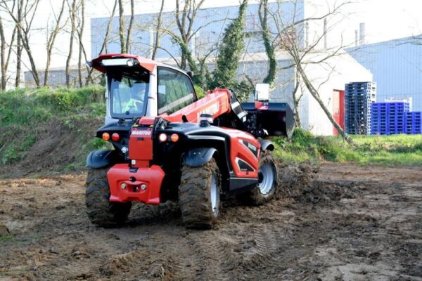 Manitou ULM-412 Compacte Verreiker in de praktijk 18