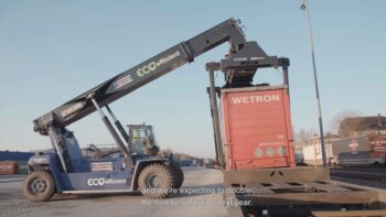 Screenshot Video Kalmar Eco Reachstacker