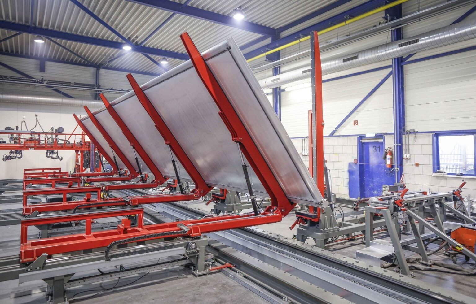 Welding Robot Kraker Trailers - Thermosan Engineering