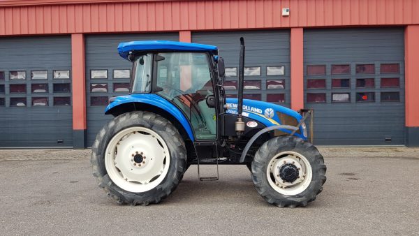 A2318 new holland TD585 tractor 8